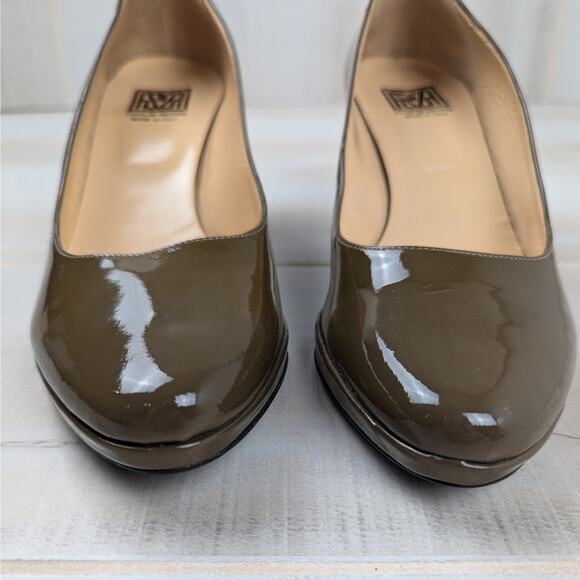 Pour‎ La Victoire Burano Taupe Patent Leather Pumps Size 9.5 - Picture 4 of 8